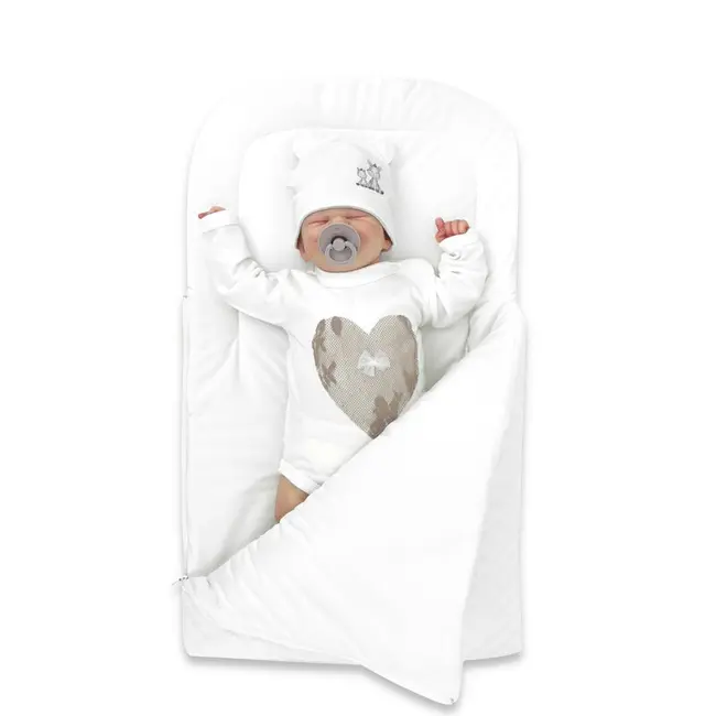 Paturica de infasat, Qmini, Pentru botez si nu numai, Cu fermoar, 72x45 cm, Din catifea matlasata, White BYN6426972024938