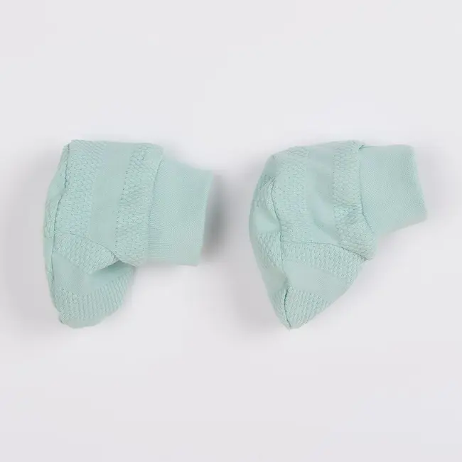 Set 7 piese, New Baby, Include body cu maneca lunga, bluza, pantalonasi cu botosei, salopeta fara maneci, caciulita, manusi, botosei, Marime 56, Din bumbac 100%, I am Blue BYN49100