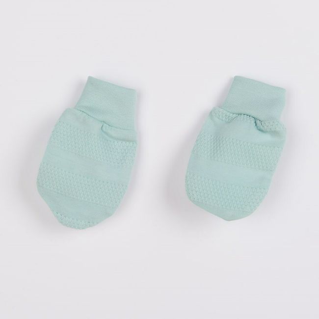 Set 7 piese, New Baby, Include body cu maneca lunga, bluza, pantalonasi cu botosei, salopeta fara maneci, caciulita, manusi, botosei, Marime 56, Din bumbac 100%, I am Blue BYN49100