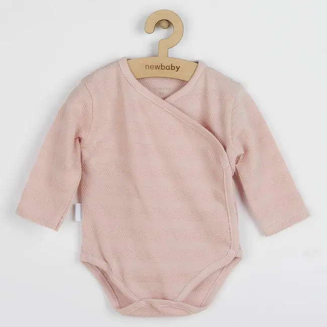 Set 7 piese, New Baby, Include body cu maneca lunga, bluza, pantalonasi cu botosei, salopeta fara maneci, caciulita, manusi, botosei, Marime 56, Din bumbac 100%, I am Pink BYN49099