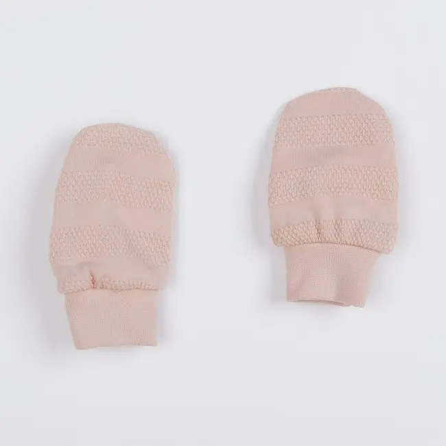 Set 7 piese, New Baby, Include body cu maneca lunga, bluza, pantalonasi cu botosei, salopeta fara maneci, caciulita, manusi, botosei, Marime 56, Din bumbac 100%, I am Pink BYN49099