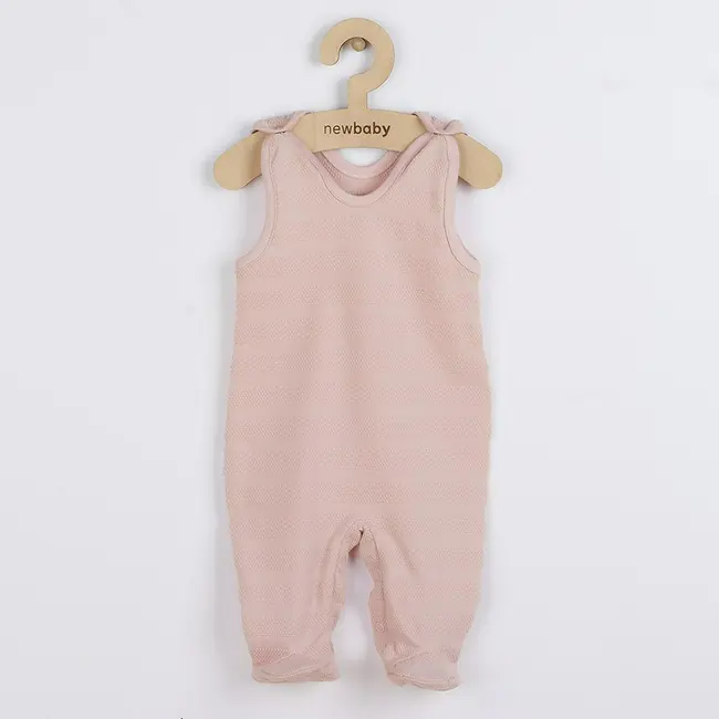 Set 7 piese, New Baby, Include body cu maneca lunga, bluza, pantalonasi cu botosei, salopeta fara maneci, caciulita, manusi, botosei, Marime 56, Din bumbac 100%, I am Pink BYN49099