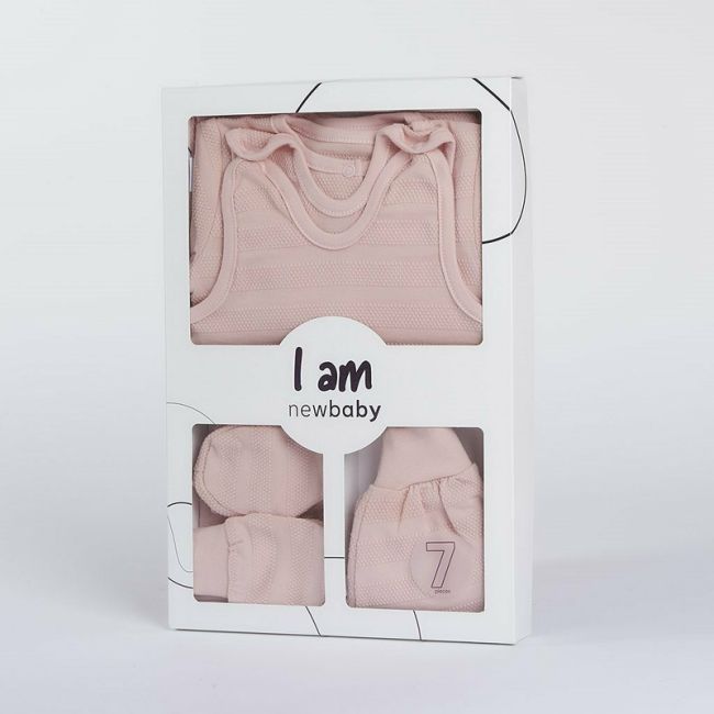 Set 7 piese, New Baby, Include body cu maneca lunga, bluza, pantalonasi cu botosei, salopeta fara maneci, caciulita, manusi, botosei, Marime 56, Din bumbac 100%, I am Pink BYN49099