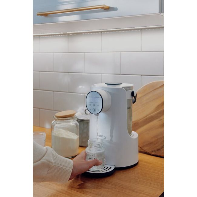 Espressor pentru lapte praf, Lionelo, Baby Presto, Functie declorizare si dozare a apei, Cu afisaj digital LED, Cu rezervor de 2 L, Alb BYNLOC-BABYPRESTO