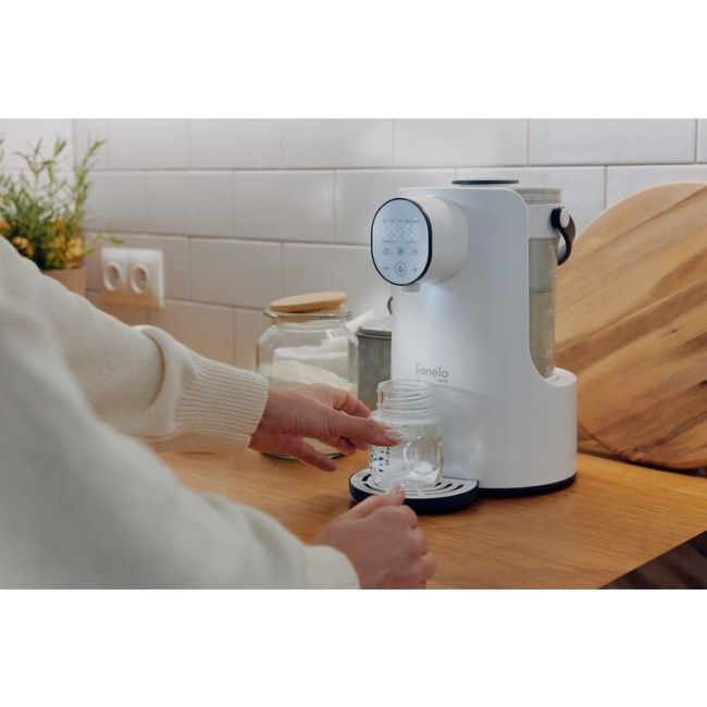 Espressor pentru lapte praf, Lionelo, Baby Presto, Functie declorizare si dozare a apei, Cu afisaj digital LED, Cu rezervor de 2 L, Alb BYNLOC-BABYPRESTO