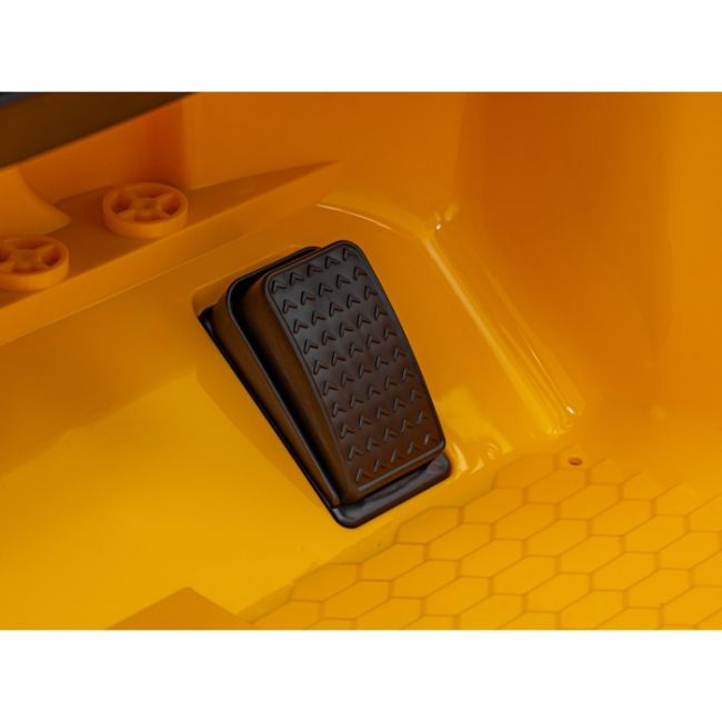 Masinuta electrica cu telecomanda bmw m4, roti eva, scaun tapitat, 112x71x46 cm, putere 70w - galben edeedipa.sx2418.zol