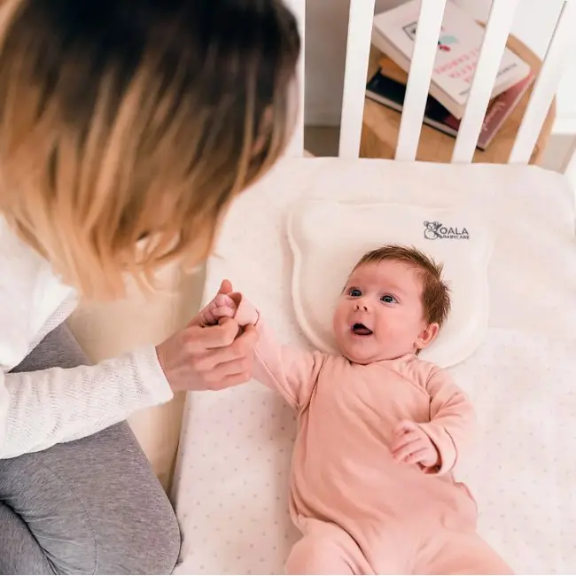 Perna bebelusi anti plagiocefalie 0-12 luni, forma ergonomica cu spuma memory, 2 huse detasabile, certificata in germania, koala perfect head white lvtk8051938140001