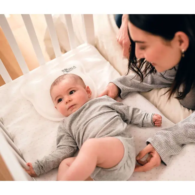 Perna bebelusi anti plagiocefalie 0-12 luni, forma ergonomica cu spuma memory, 2 huse detasabile, certificata in germania, koala perfect head white lvtk8051938140001