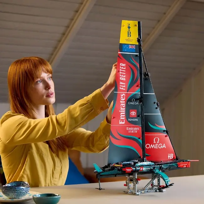 LEGO TECHNIC IAHTUL EMIRATES TEAM NEW ZEALAND AC75 42174 VIVLEGO42174