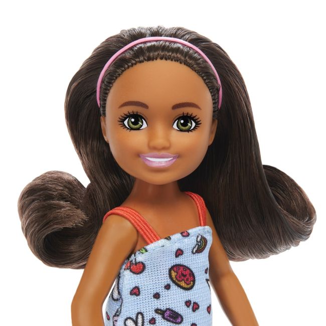 BARBIE PAPUSA CHELSEA CREOLA CU PAR SATEN SI ROCHITA ALBASTRA VIVMTDWJ33_HXM97
