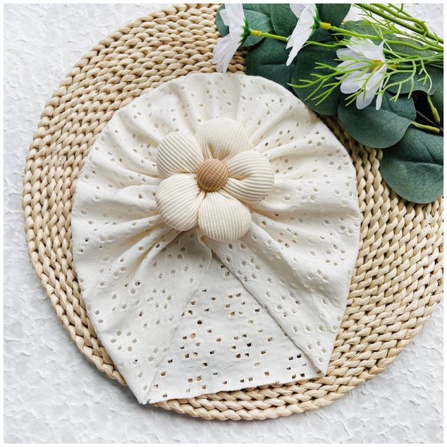 Caciulita tip turban cu model ajurat si floare aplicata mdj0034-cd