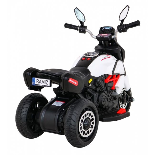 Motocicleta electrica fast tourist, roti din plastic, scaun tapitat, 83x35x63 cm, putere 18w - alb edeedipa.blj818.bia