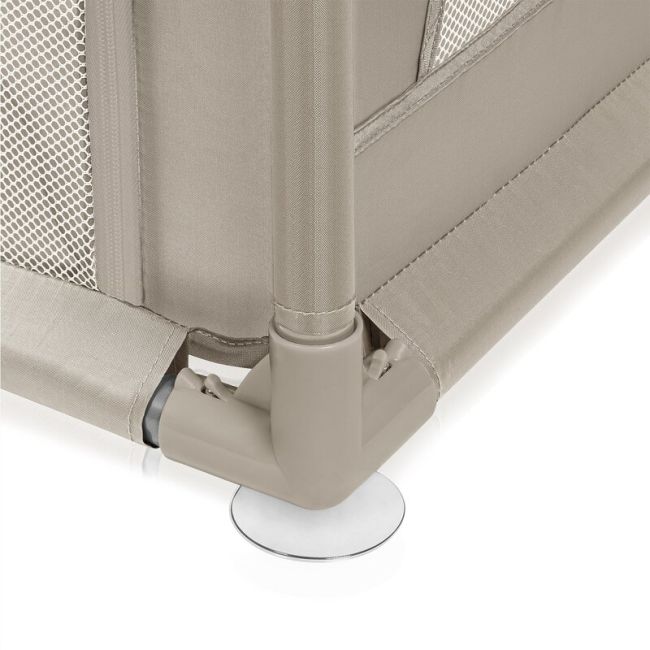 Tarc de joaca copii, Lionelo, Willow, 127 x 187 cm, Pliere compacta, Include geanta de transport, Din plasa, Cu doua intrari laterale si fermoar, Cu ventuze pentru stabilitate, Conform cu EN 12227:2010, Bej BYNLO-WILLOW_BEIGE_SAND