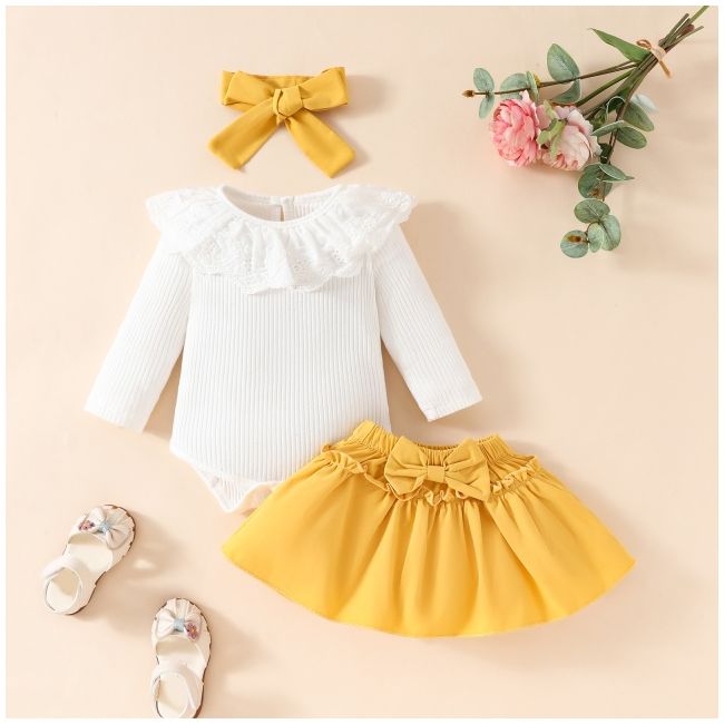 Costumas cu body alb si fustita galben mustar cshmm-338-r2