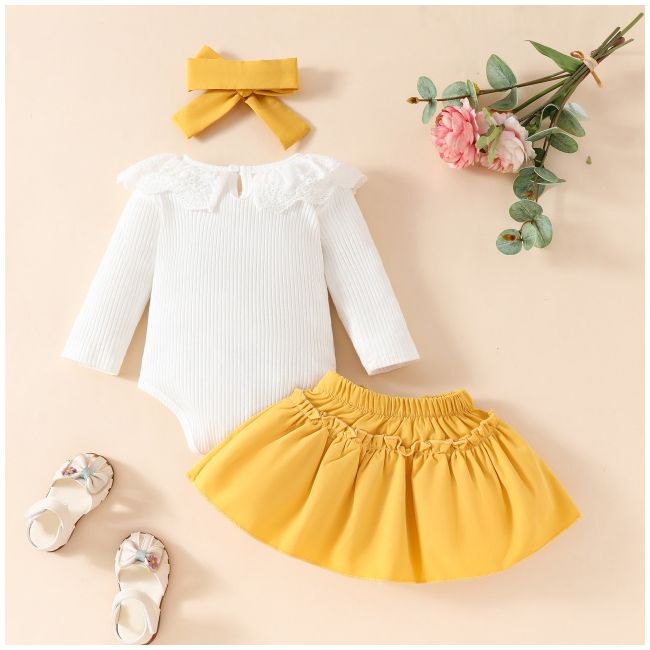 Costumas cu body alb si fustita galben mustar cshmm-338-r2