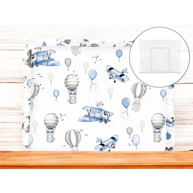 Perna clasica de dormit, MimiNu, Cu volanas, Cu husa detasabila cu fermoar, Din bumbac certificat Oeko Tex Standard 100, Pentru patut, carucior, balansoar, 30x40 cm, Blue Plane BYN6426972025645