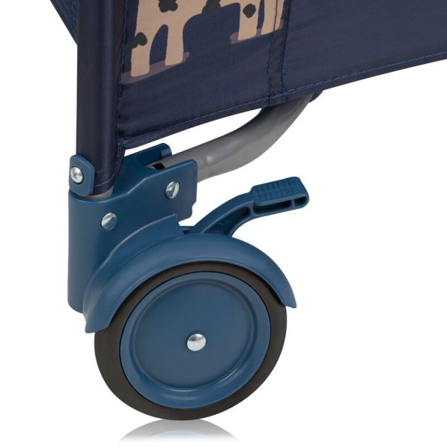 Tarc de joaca copii, Lionelo, Bonnie, Pana la 15 kg, 100 x 100 cm, Pliere compacta, Include geanta de transport, Din plasa, Cu intrare laterala cu fermoar, Cu roti, Cu salteluta din spuma, Conform cu EN12227, Albastru BYNLO-BONNIE_BLUE_NAVY