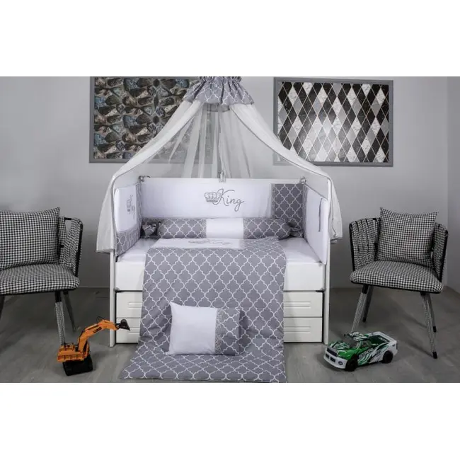 Set Lenjerie MyKids 10 piese King gri-alb cu baldachin 120x60 cm + 	Covoras Mykids Carpet VP15 160x100 cm 00081952