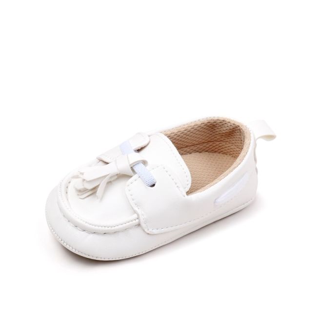 Pantofiori albi tip mocasini cu ciucurasi chbbw3238-3-va1