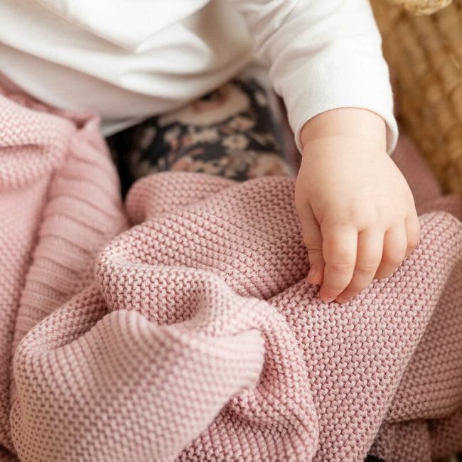 Paturica, Bocioland, Paris, Pentru copii, Moale, Din bambus si bumbac, Cu proprietati de termoreglare, Antialergica si antibacteriana, Dimensiune mare 80 x 100 cm, Pink BYNBOC0288