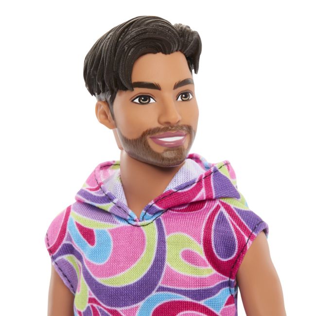 BARBIE PAPUSA BAIAT FASHIONISTAS BRUNET CU BARBA SI TRICOU CU GLUGA VIVMTDWK44_HRH26