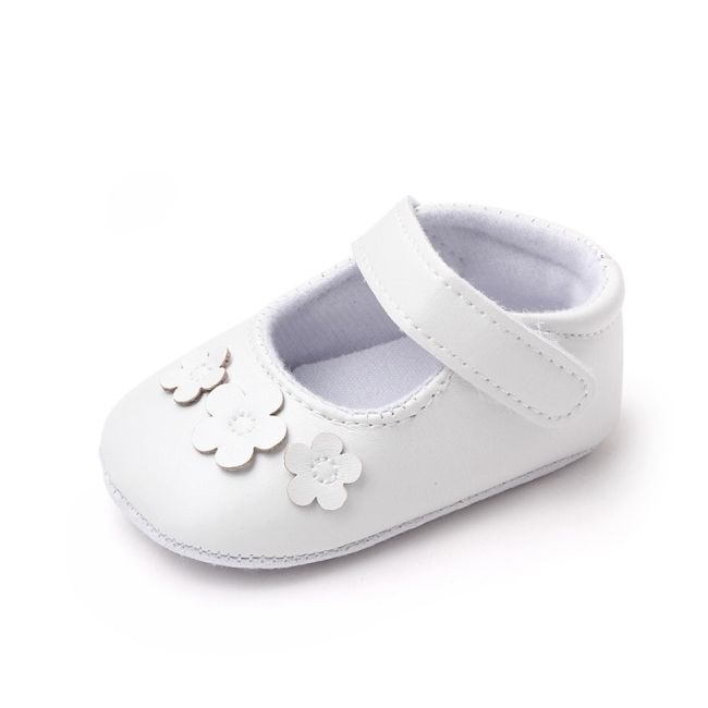 Pantofiori albi cu trei floricele aplicate chxc-22-10-va5