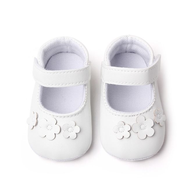 Pantofiori albi cu trei floricele aplicate chxc-22-10-va5