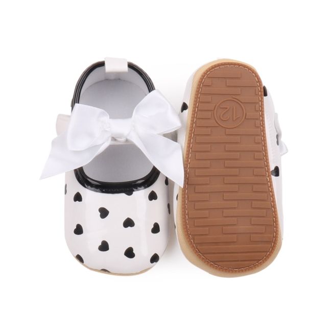 Pantofiori eleganti albi cu inimioare negre csbh3103-4-va7