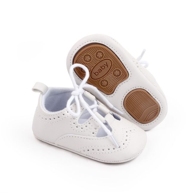 Pantofiori albi cu sireturi si model ajurat chd2806-2-va10