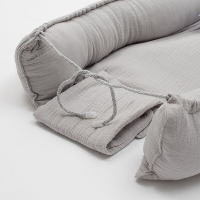 Cosulet bebelus, New Baby, Pentru dormit, Baby Nest 80 x 50 cm, Din muselina, Din materiale certificate Oeko Tex Standard 100, Light Grey BYN56726