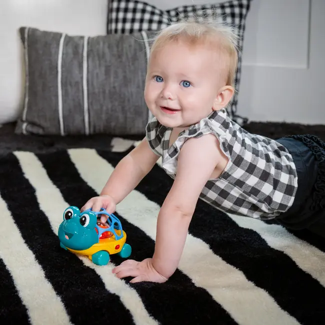 Baby einstein - masinuta cu zornaitoare curious car neptune oball bbb16766