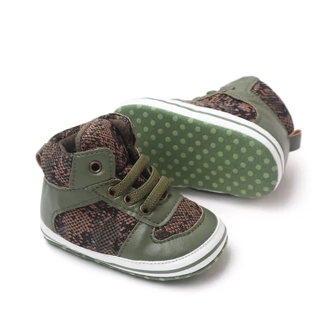 Ghetute verzi cu insertii maro pentru bebelusi csbh2323-1-va18