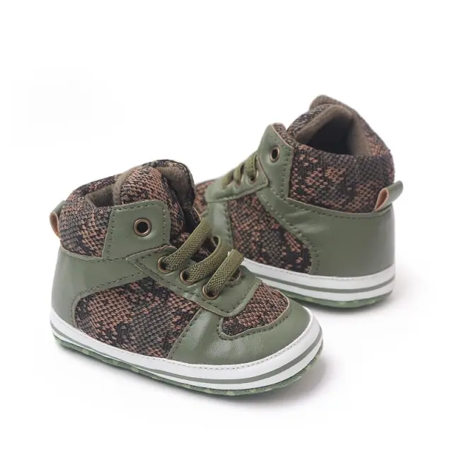 Ghetute verzi cu insertii maro pentru bebelusi csbh2323-1-va18