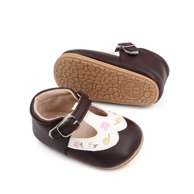 Pantofiori maro cu alb cu floricele colorate brodate csbmh3040-1-va18