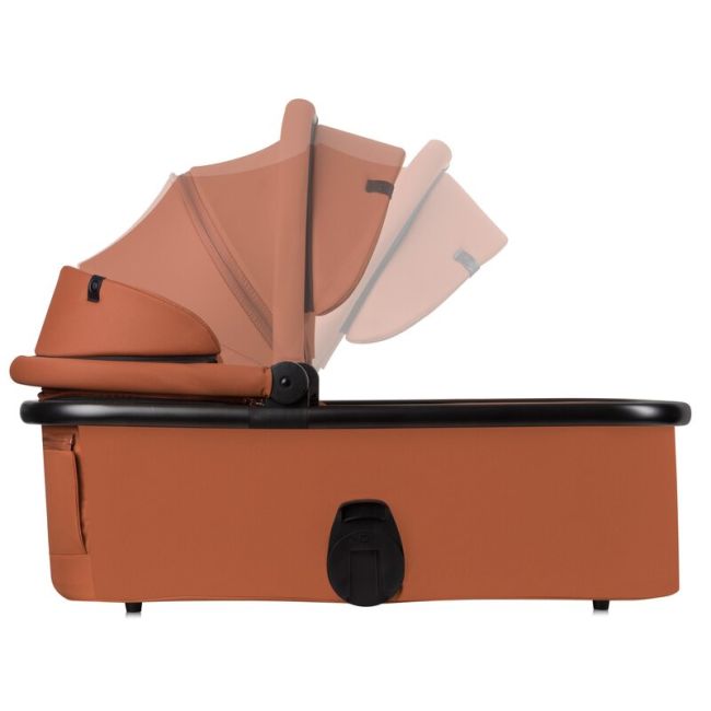 Carucior 2 in 1, Lionelo, Layla, Pana la 22 kg, Cadru aluminiu, Cu landou intarit si salteluta din spuma AirDots, Reversibil, Cu ventilatie 3D, Cu accesorii, EN1888-1, EN1888-2, EN1466, Maro BYNLO-LAYLA_2IN1_BROWN_RUST