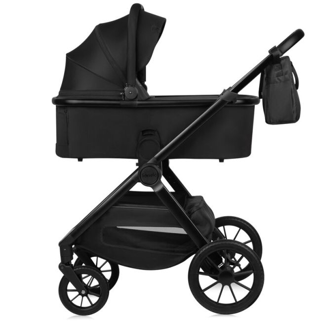 Carucior 2 in 1, Lionelo, Layla, Pana la 22 kg, Cadru aluminiu, Cu landou intarit si salteluta din spuma AirDots, Reversibil, Cu ventilatie 3D, Cu accesorii, EN1888-1, EN1888-2, EN1466, Negru BYNLO-LAYLA_2IN1_BLACK_ONYX