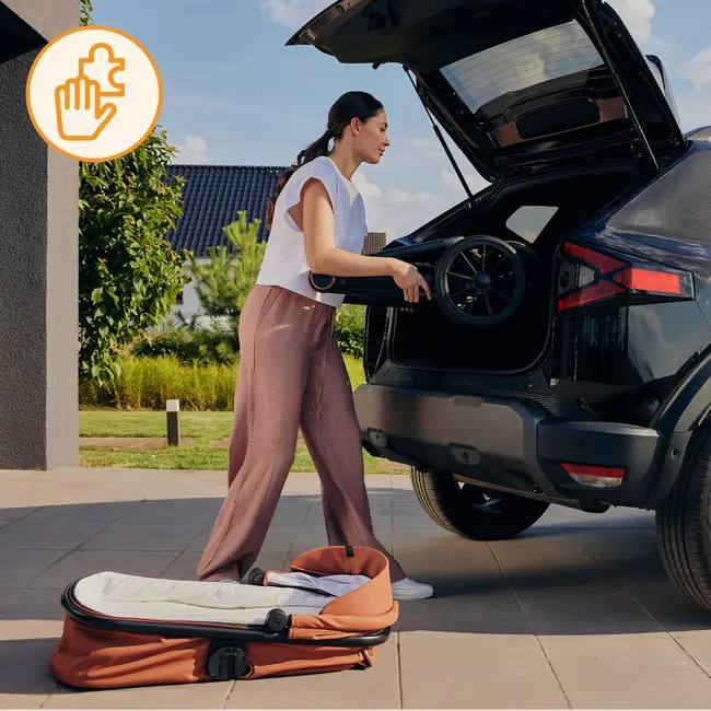 Carucior 2 in 1, Lionelo, Layla, Pana la 22 kg, Cadru aluminiu, Cu landou intarit si salteluta din spuma AirDots, Reversibil, Cu ventilatie 3D, Cu accesorii, EN1888-1, EN1888-2, EN1466, Negru BYNLO-LAYLA_2IN1_BLACK_ONYX