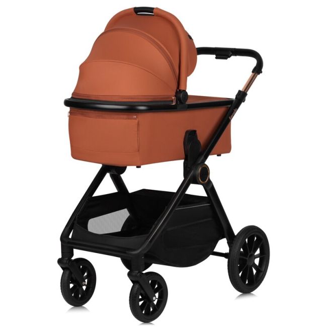 Carucior 3 in 1, Lionelo, Layla, Pana la 22 kg, Cadru aluminiu, Cu landou intarit si salteluta din spuma AirDots, Scoica auto, Reversibil, Cu ventilatie 3D, Cu accesorii, EN1888-1, EN1888-2, EN1466, Maro BYNLO-LAYLA_3IN1_BROWN_RUST
