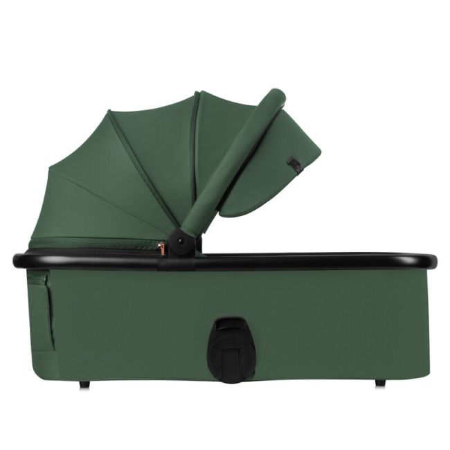 Carucior 3 in 1, Lionelo, Layla, Pana la 22 kg, Cadru aluminiu, Cu landou intarit si salteluta din spuma AirDots, Scoica auto, Reversibil, Cu ventilatie 3D, Cu accesorii, EN1888-1, EN1888-2, EN1466, Verde BYNLO-LAYLA_3IN1_GREEN_FOREST