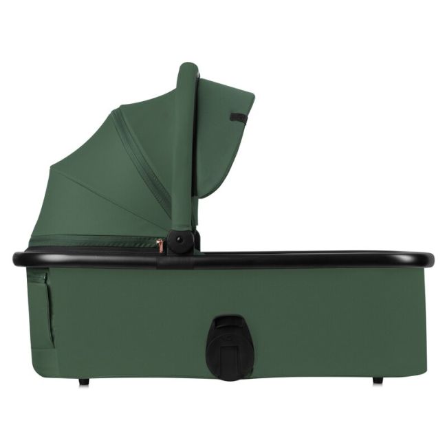 Carucior 3 in 1, Lionelo, Layla, Pana la 22 kg, Cadru aluminiu, Cu landou intarit si salteluta din spuma AirDots, Scoica auto, Reversibil, Cu ventilatie 3D, Cu accesorii, EN1888-1, EN1888-2, EN1466, Verde BYNLO-LAYLA_3IN1_GREEN_FOREST