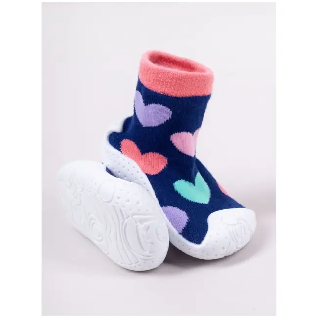 Mocasini pentru copii cu talpă antiderapantă &ndash; model cu inimioare colorate obg-0004c