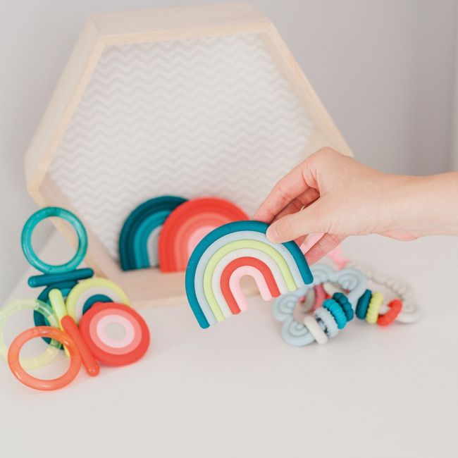 Inel de dentiție din silicon Curcubeu, albastru, Suavinex JEM8426420079501