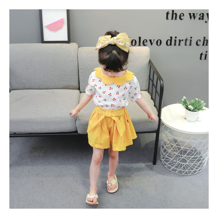 Costumas alb cu galben pentru fetite - Cirese (Marime Disponibila: 12-18 luni (Marimea 21 incaltaminte)),MDW-098-6