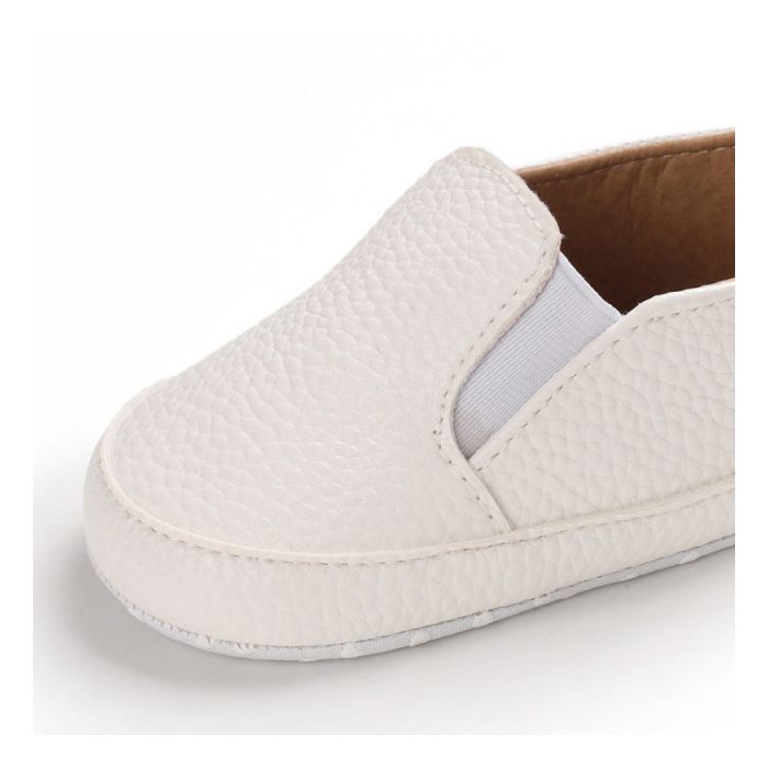 Pantofiori albi tip mocasini pentru baietei (Marime Disponibila: 3-6 luni (Marimea 18 incaltaminte)) ADB232-1-sa30