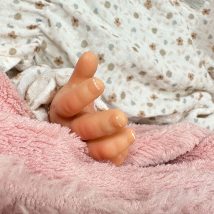 Papusa Nines D'Onil, Chloe, nou-nascut, cu miros de vanilie, 1700 gr, 48 cm